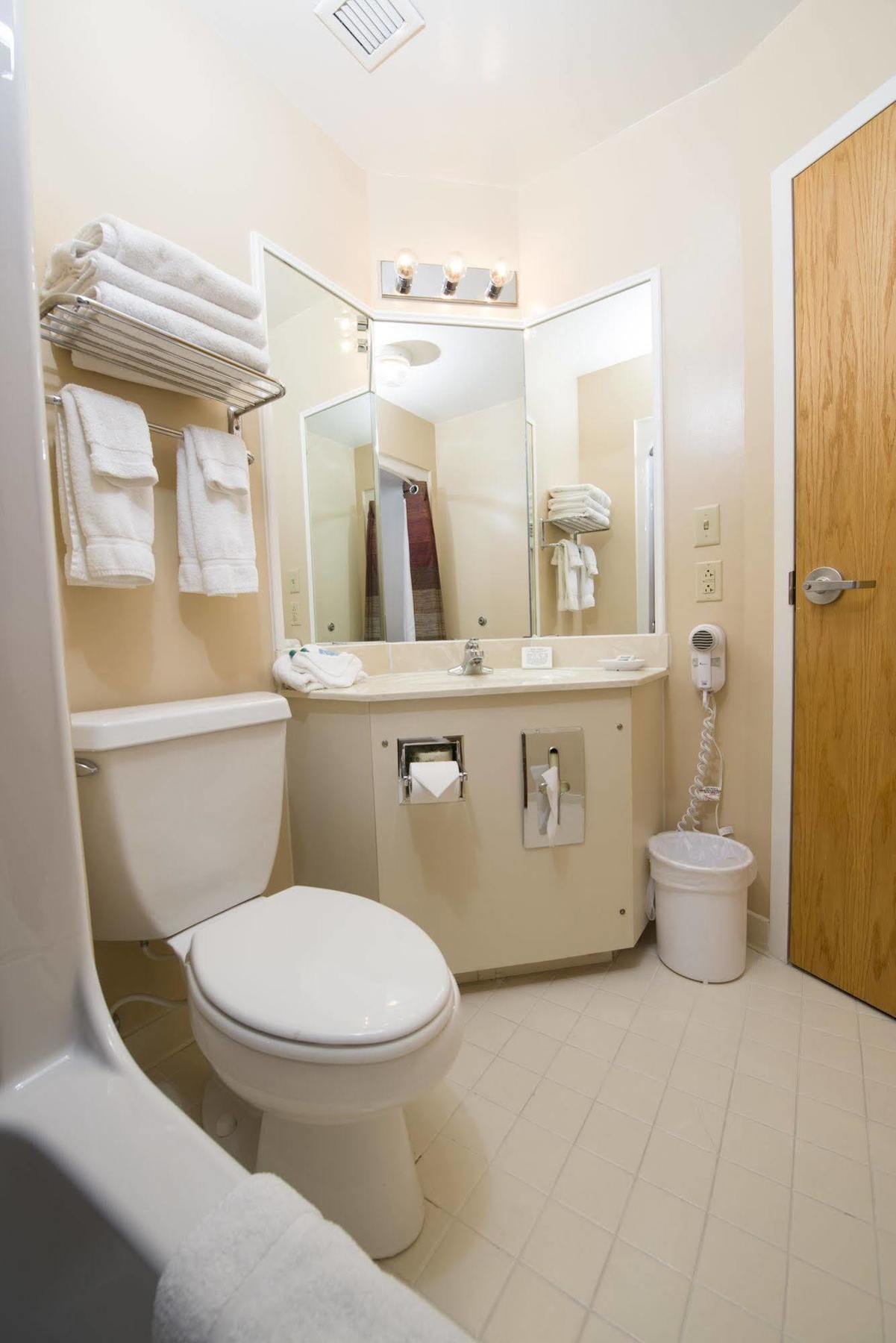 Cumberland Inn Williamsburg Bagian luar foto